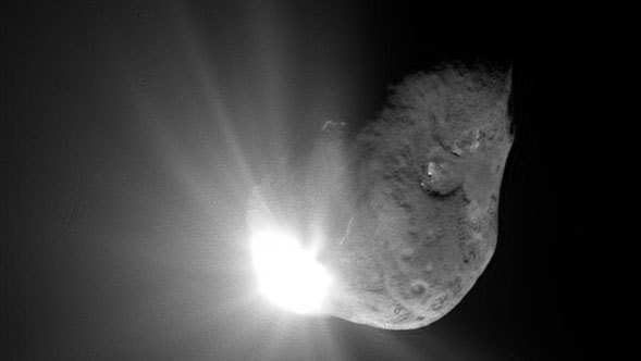 Deep Impact collides with Tempel 1