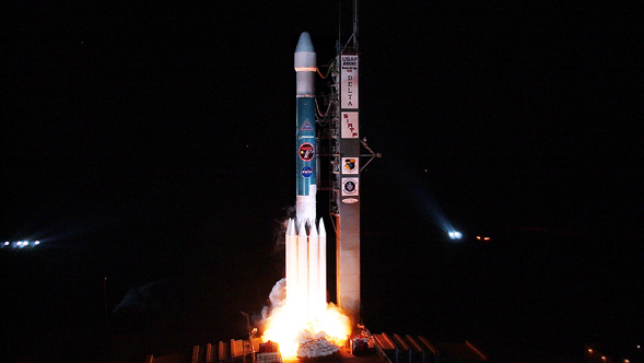 Space Infrared Telescope Facility Lifts Off